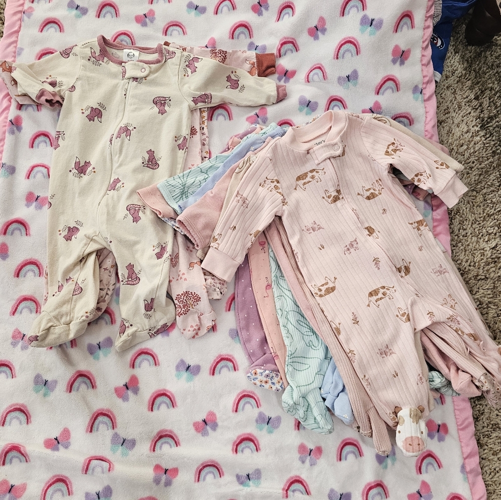 11 Baby Footsies